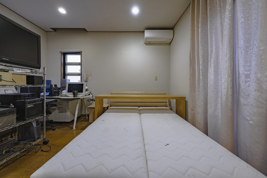 寝室①